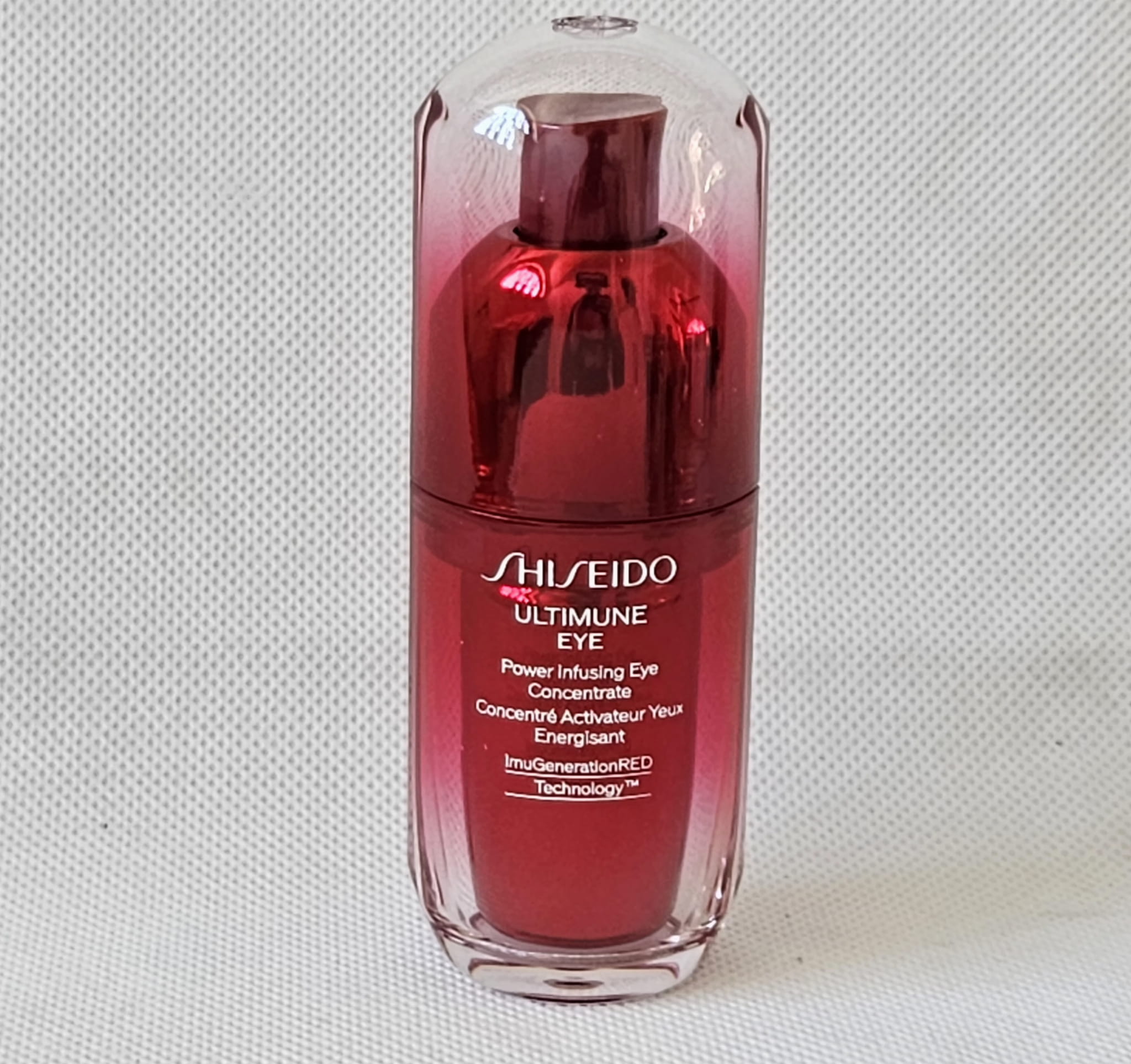 Сыворотка для кожи вокруг глаз Shiseido Ultimune Power Infusing Eye Concentrate, укрепляющая, для чувствительной кожи, 15 мл
